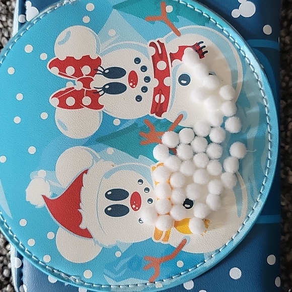 Disney x Loungefly NWT Snowglobe Mickey Minnie Snowman Wallet - Picture 2 of 5